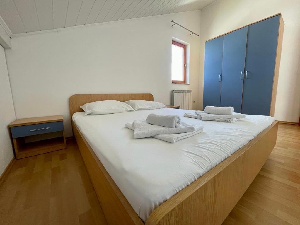Apartments Hanka Njivice Eksteriør bilde